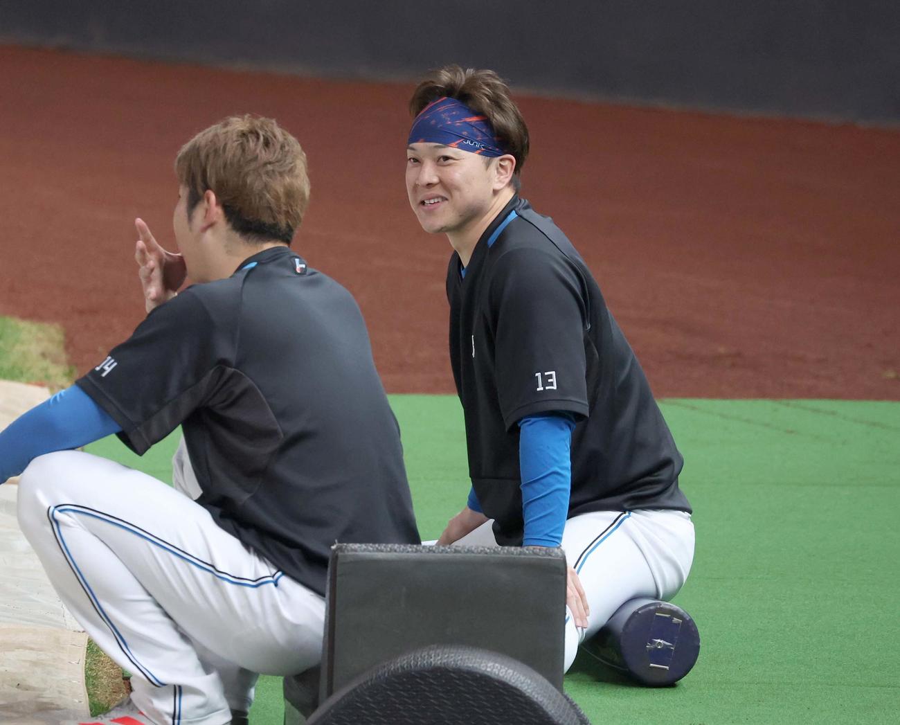 日本ハム対オリックス　チームに合流した生田目（撮影・黒川智章）