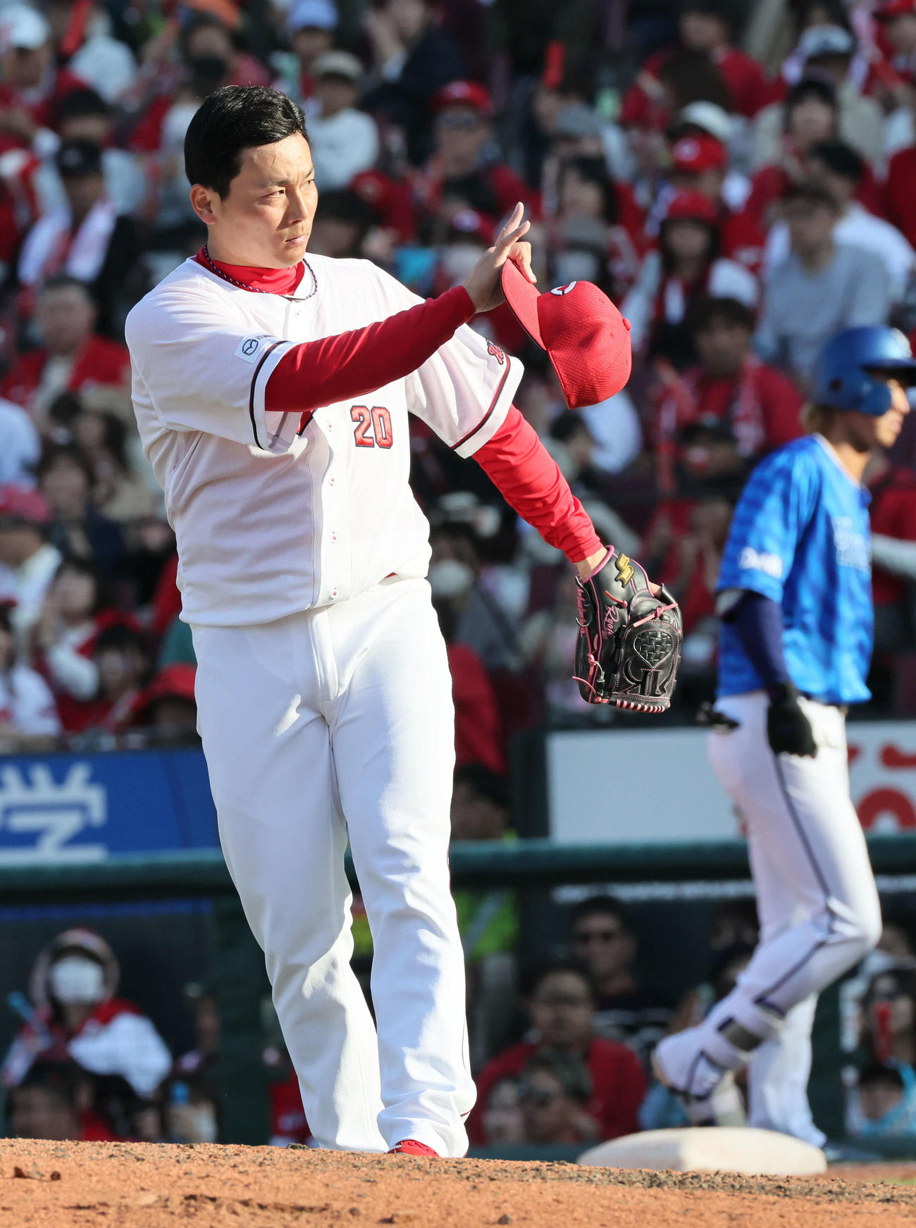 広島対DeNA 9回表DeNA、広島抑えの栗林（撮影・加藤孝規）