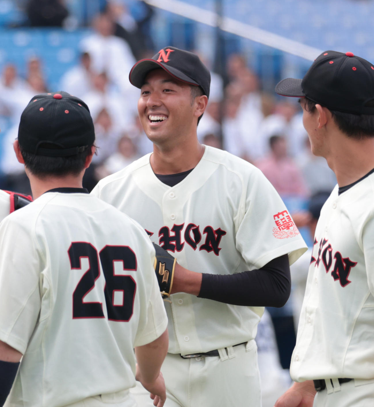 国学院大対日大　完封勝利した日大・市川祐は笑顔を見せる（撮影・柴田隆二）