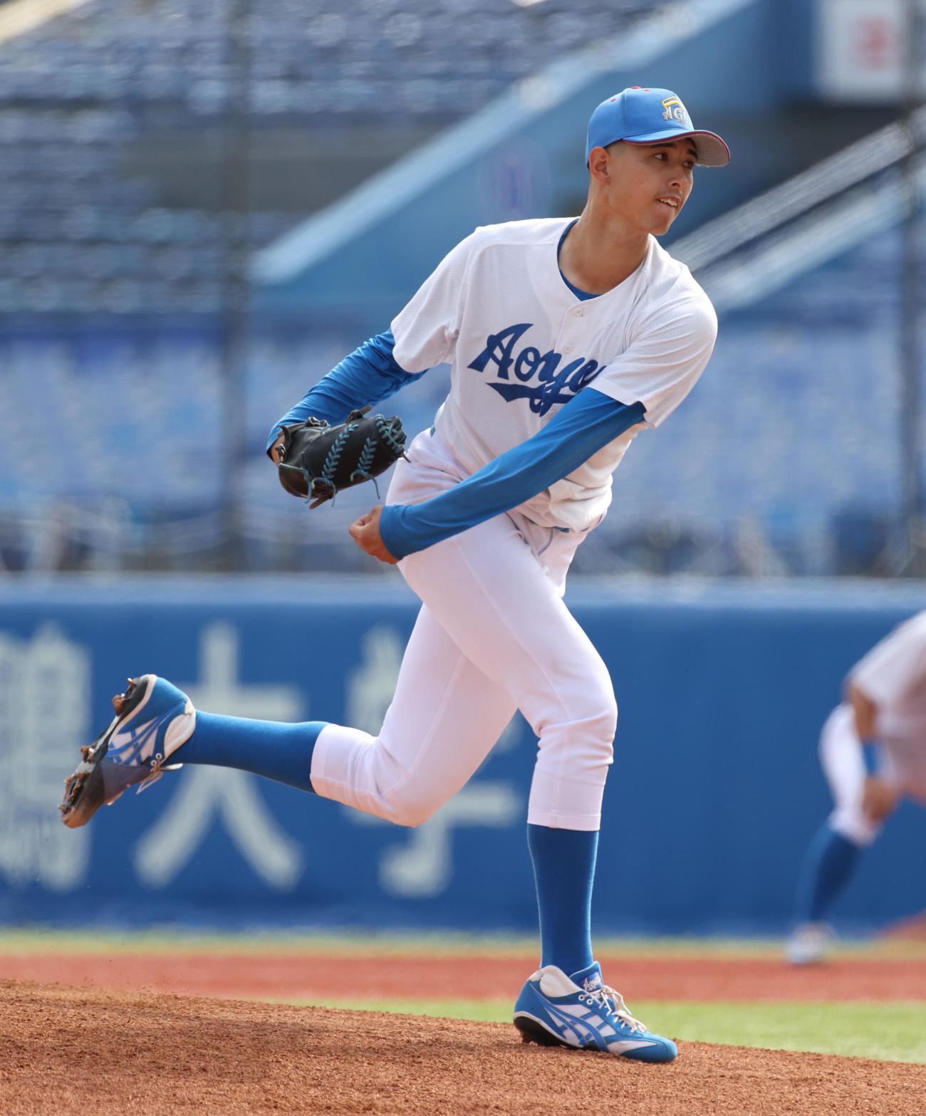 中大対青学大　先発した青学大・ヴァデルナ（撮影・柴田隆二）