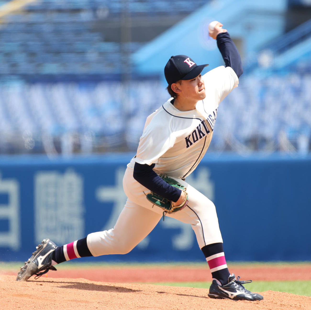 日大対国学院大　先発した国学院大・藤本（撮影・柴田隆二）