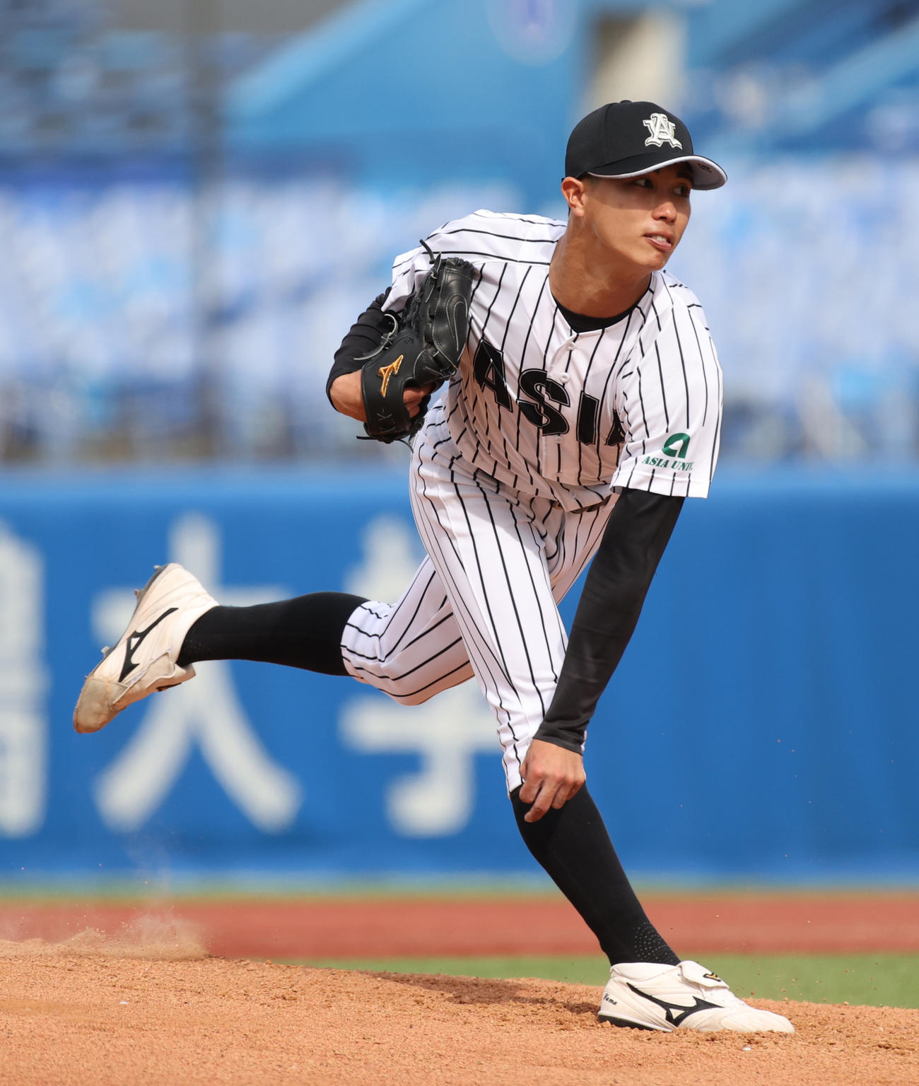 東洋大対亜大　先発した亜大・山城（撮影・柴田隆二）