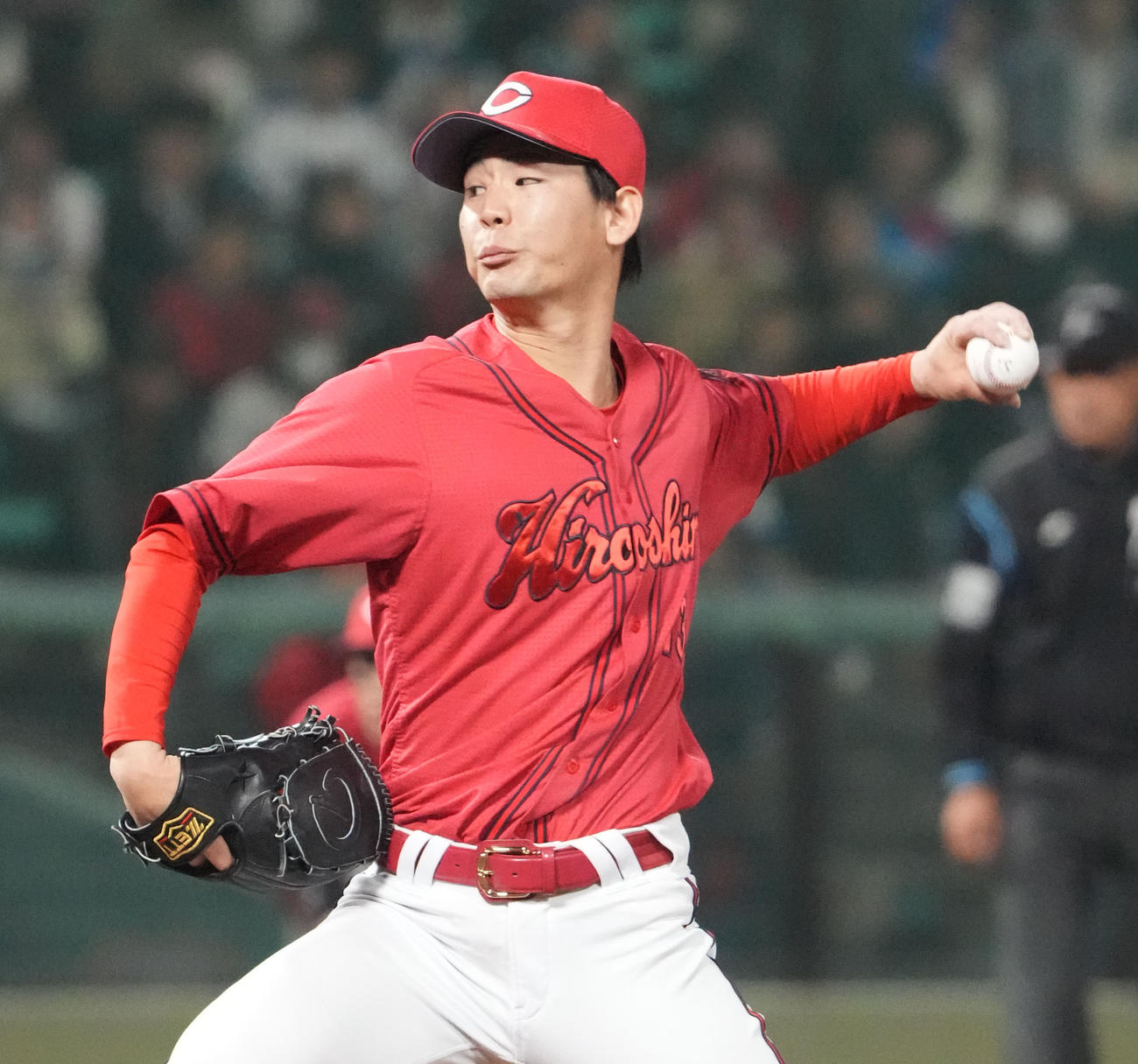 中日対広島　11回裏、広島6番手で登板する森浦（撮影・森本幸一）