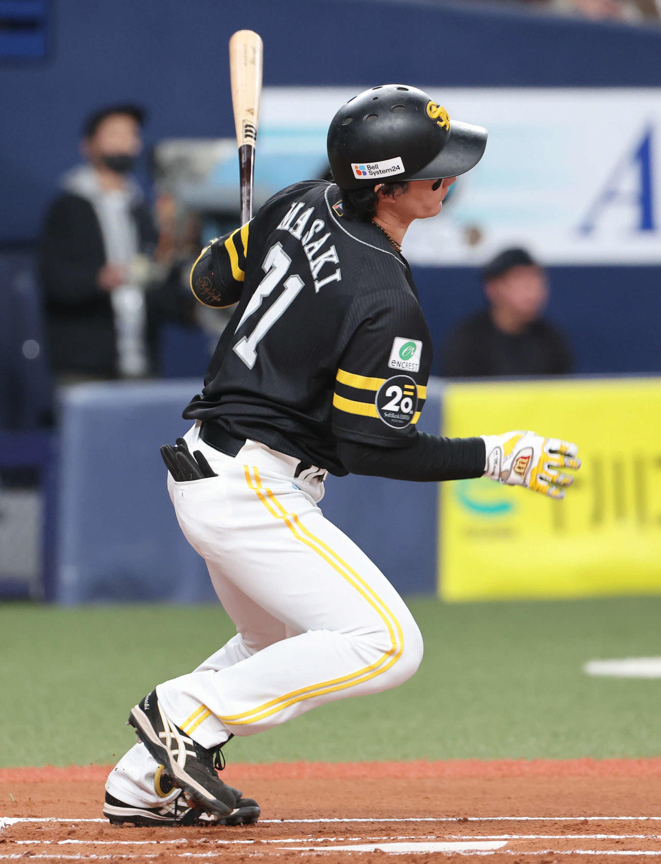 1回表ソフトバンク2死一、三塁、正木は左前に適時打を放つ（撮影・西尾就之）