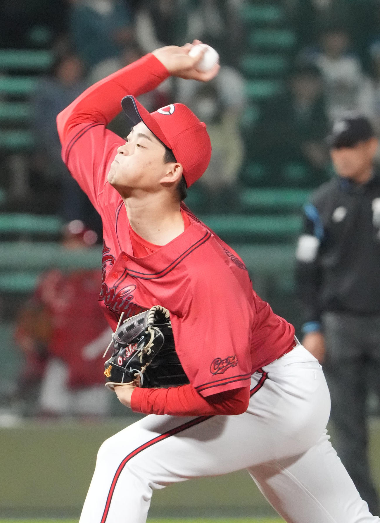 中日対広島　12回裏、広島7番手で登板する岡本（撮影・森本幸一）