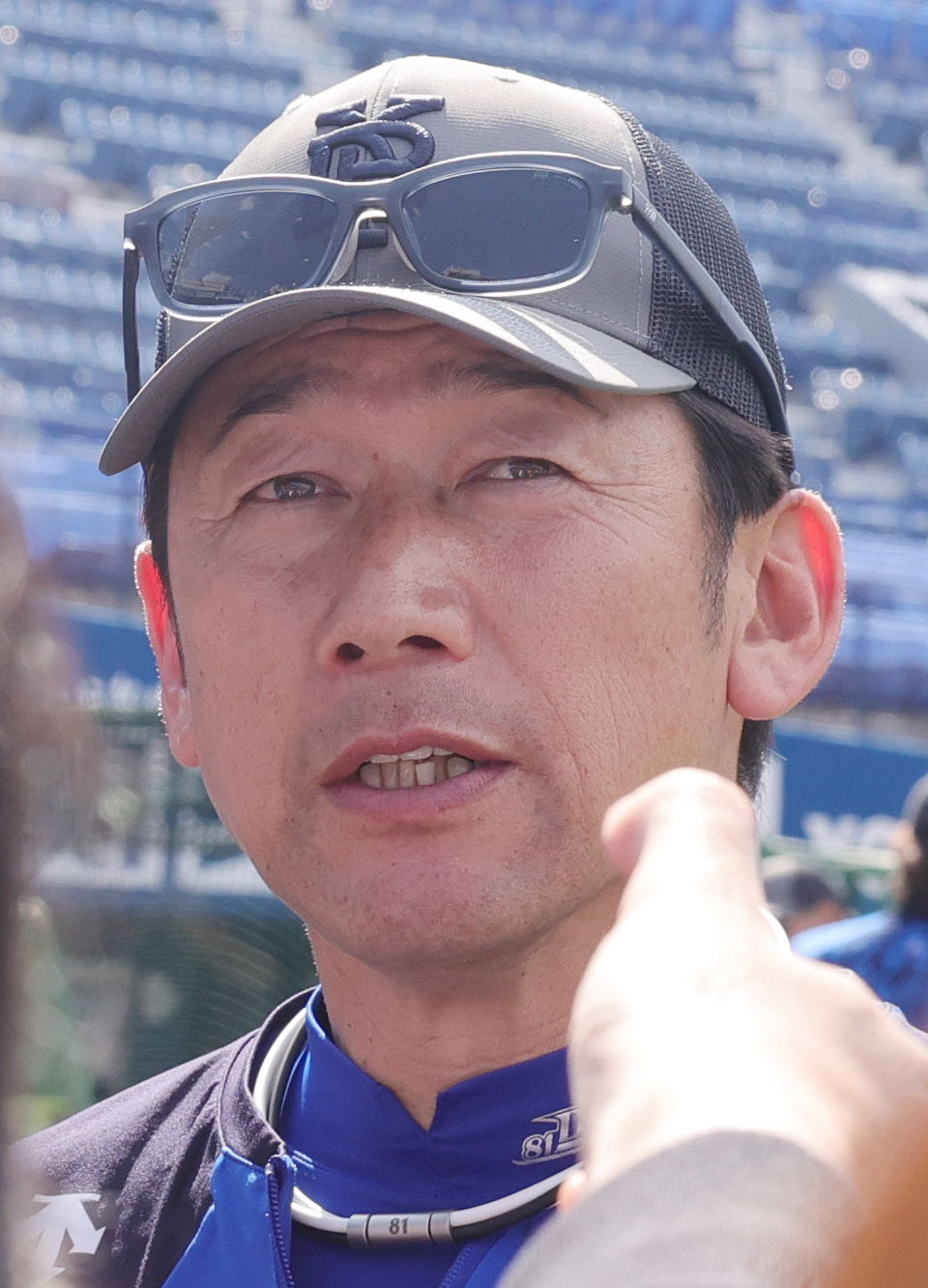 DeNA対巨人　試合前に、亡くなったブランコさんに関する質問などに答えるDeNA三浦監督（撮影・野上伸悟）