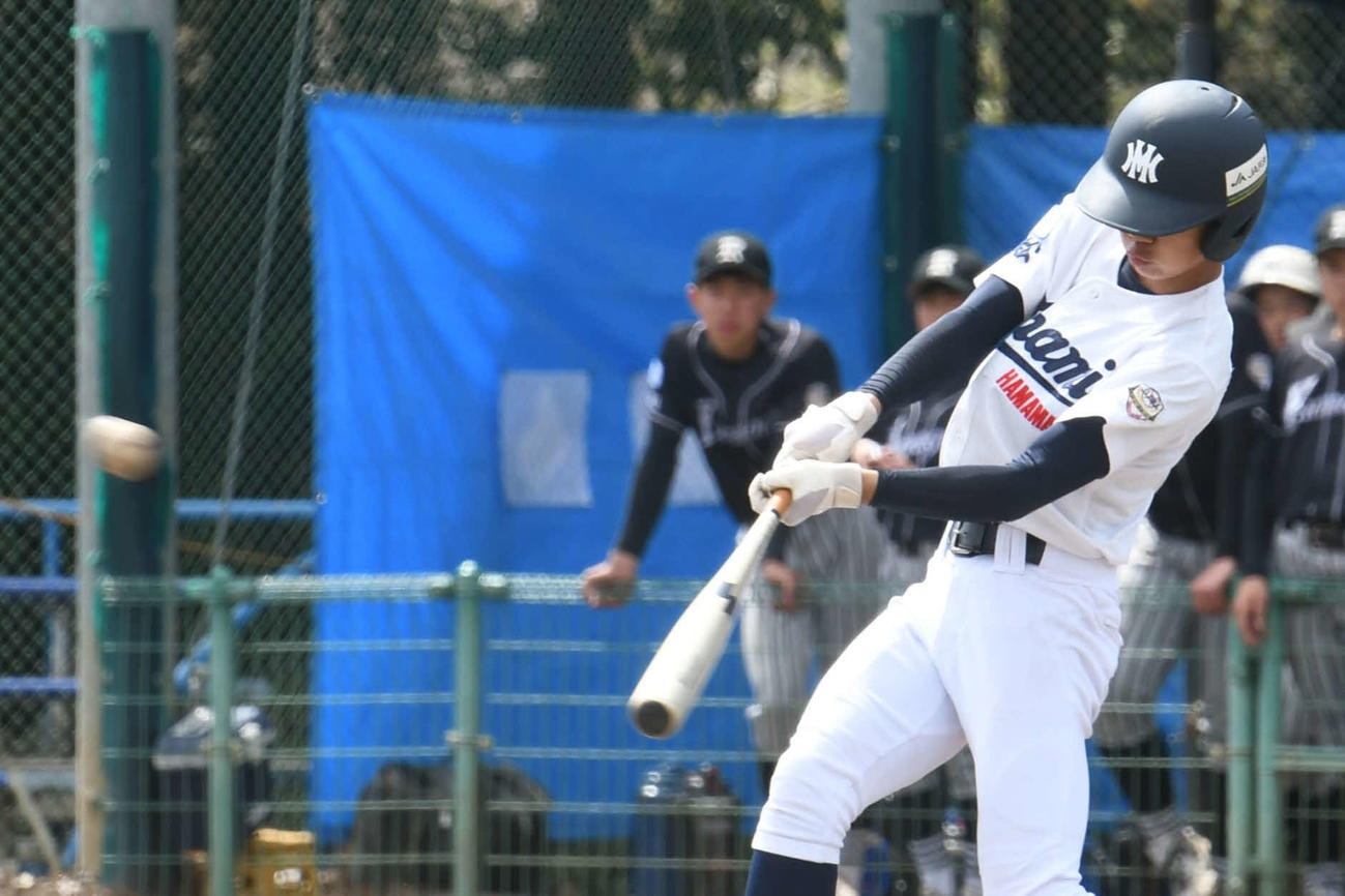 浜松南4回裏1死二塁、松田はセンターを越える会心の二塁打を放ったが…