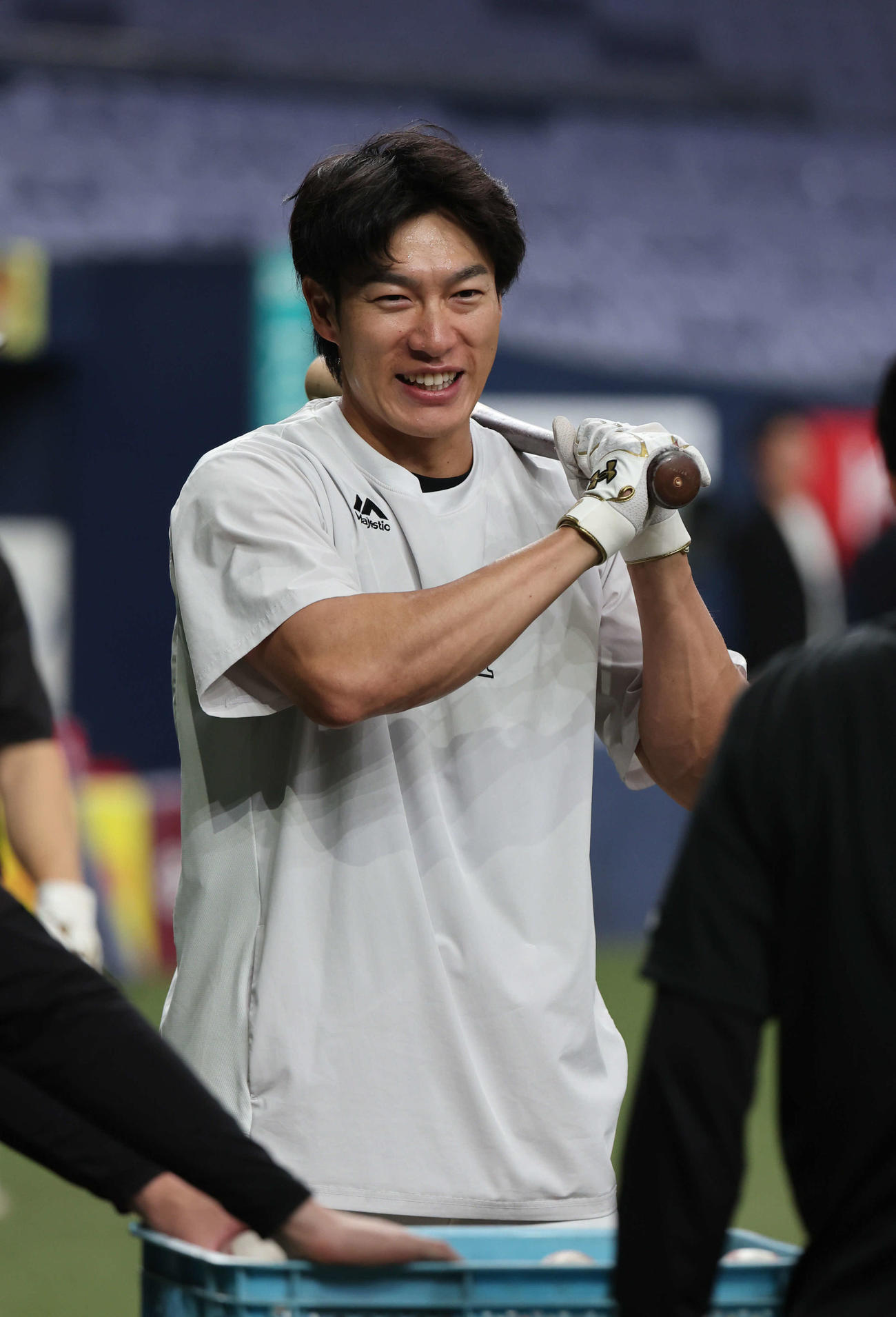 オリックス対ソフトバンク　明るい表情で練習するソフトバンク柳田（撮影・西尾就之）
