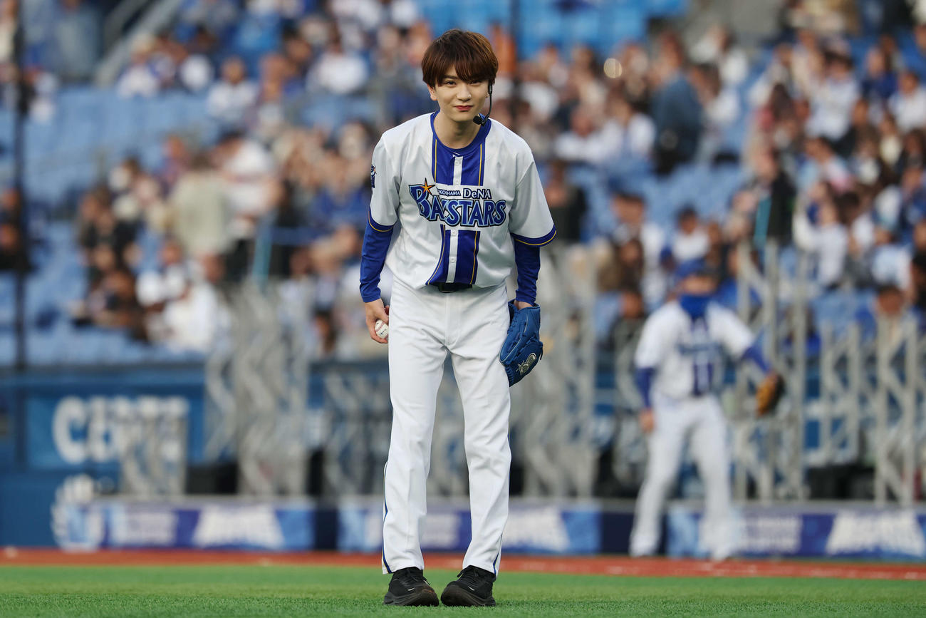DeNA対巨人　セレモニアルピッチを務めた高橋優斗（撮影・宮地輝）