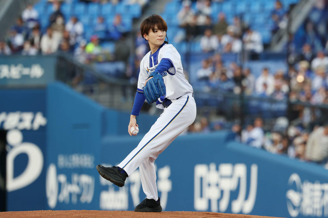 DeNA対巨人　セレモニアルピッチを務める高橋優斗（撮影・宮地輝）