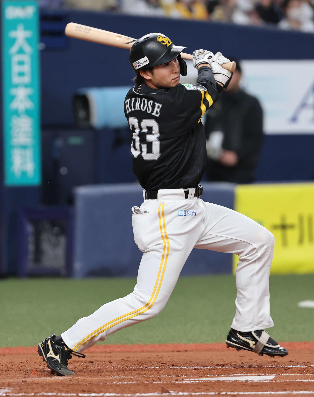 オリックス対ソフトバンク　3回表ソフトバンク無死二塁、広瀬は右前適時打を放つ（撮影・西尾就之）
