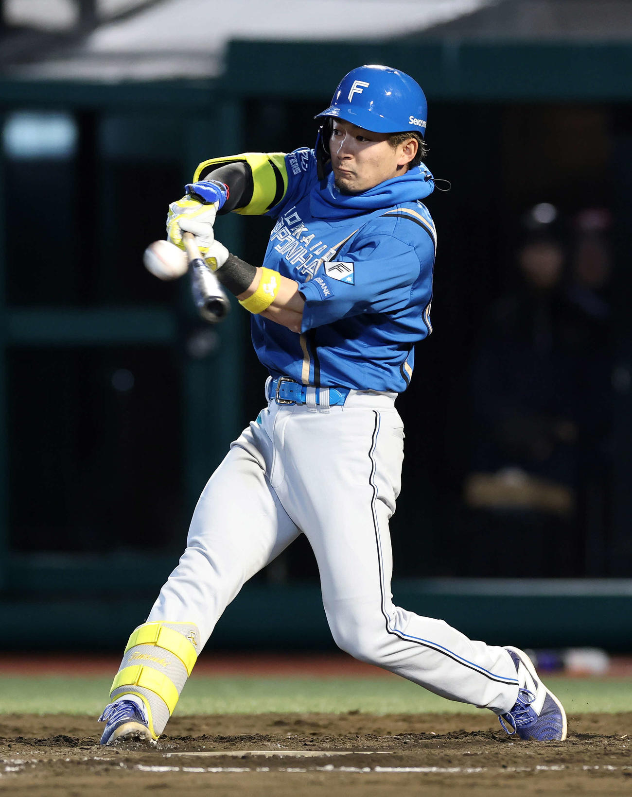 楽天対日本ハム　8回表日本ハム2死満塁、水野は右越え適時三塁打を放つ（撮影・鈴木正人）　