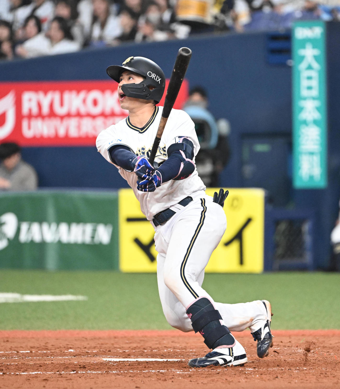 オリックス対ソフトバンク　5回裏オリックス無死、左越え本塁打を放つ若月（撮影・和賀正仁）