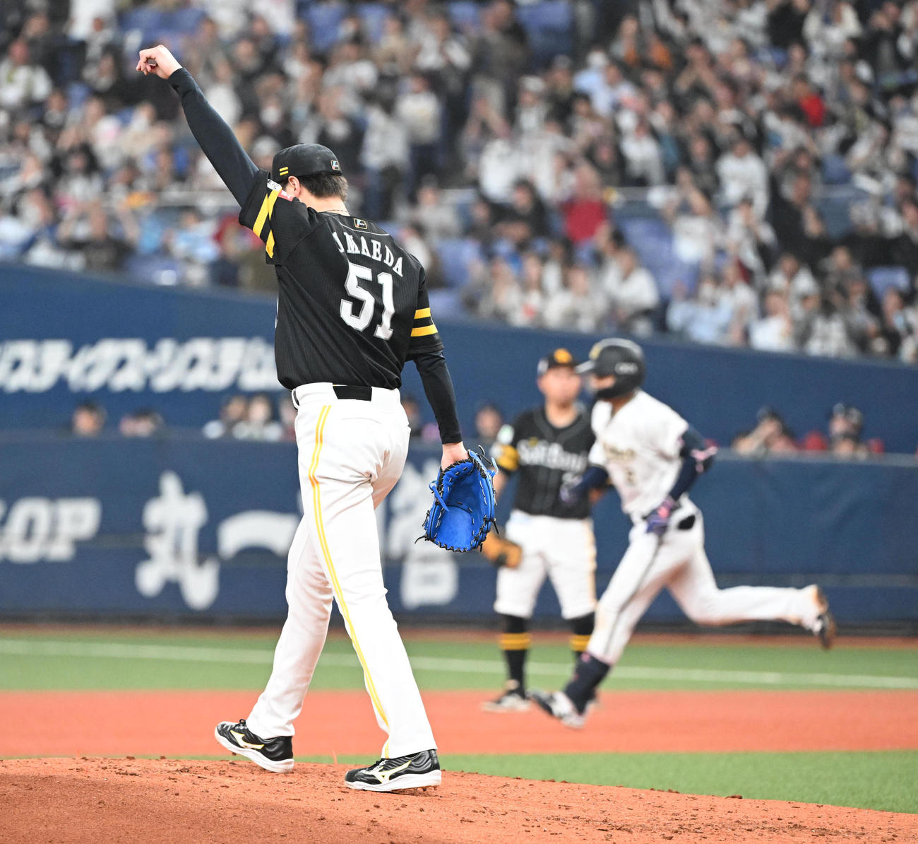 オリックス対ソフトバンク　5回裏オリックス無死、若月に同点本塁打を浴びる山田純（撮影・和賀正仁）
