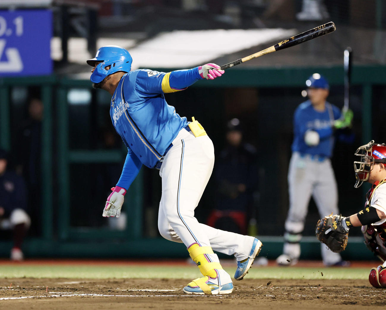楽天対日本ハム　2回表日本ハム1死満塁、レイエスは右前適時打を放つ（撮影・鈴木正人）　