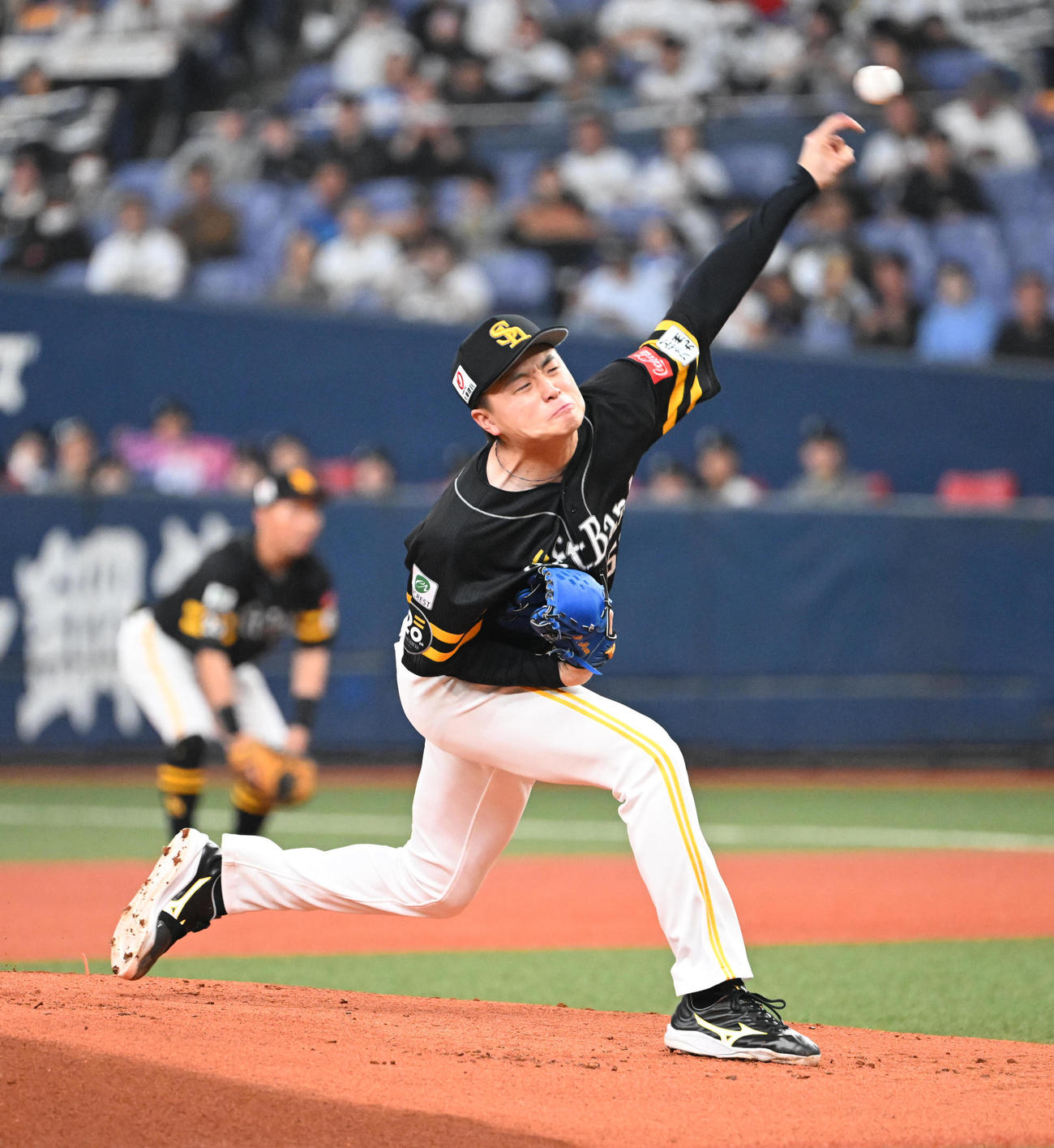 オリックス対ソフトバンク　先発するソフトバンク前田純（撮影・和賀正仁）