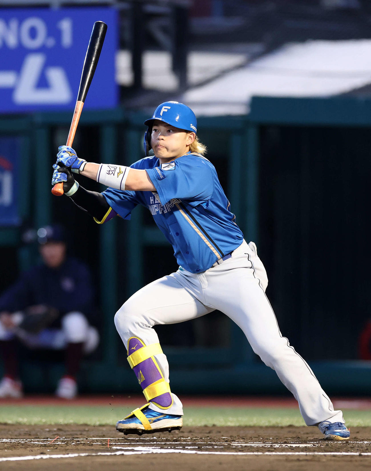 楽天対日本ハム　1回表日本ハム1死二、三塁、田宮は左前適時打を放つ（撮影・鈴木正人）　