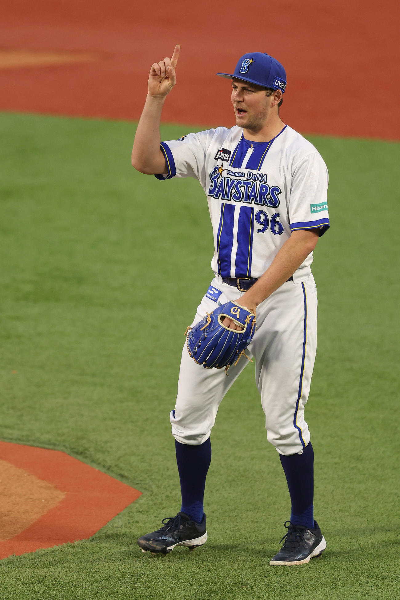 DeNA対ヤクルト　1回表を抑えるバウアー（撮影・河田真司）