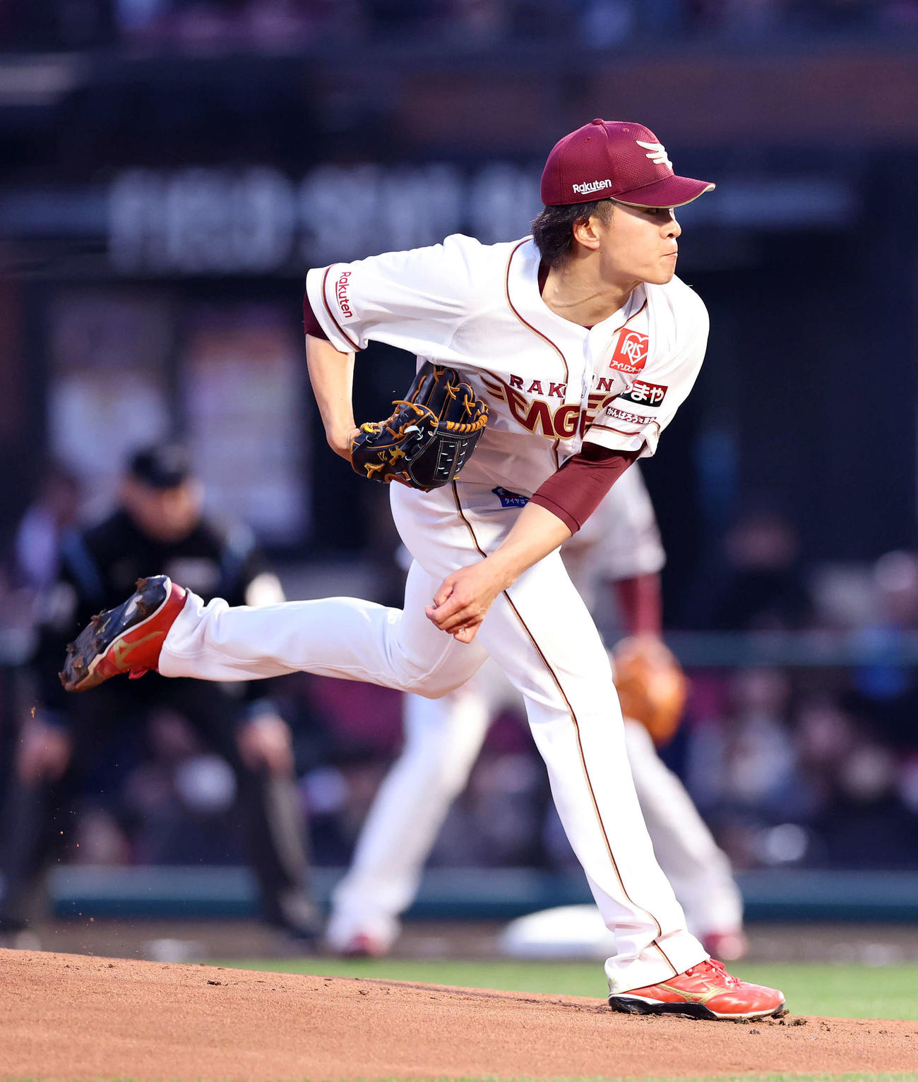 楽天対オリックス　力投する楽天先発の早川（撮影・鈴木正人）　