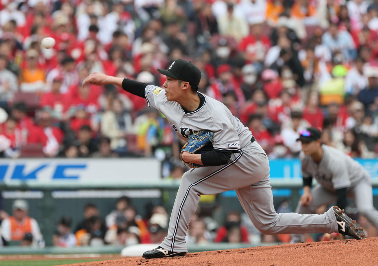 広島対巨人　巨人先発の赤星（撮影・加藤孝規）