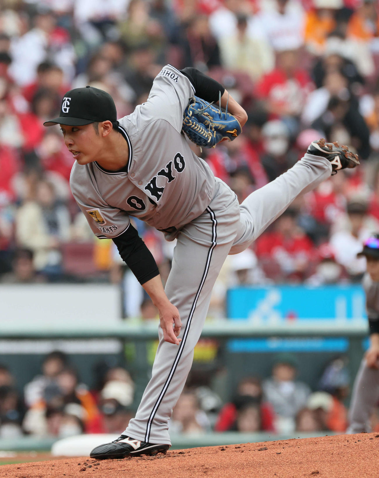広島対巨人　巨人先発の赤星（撮影・加藤孝規）