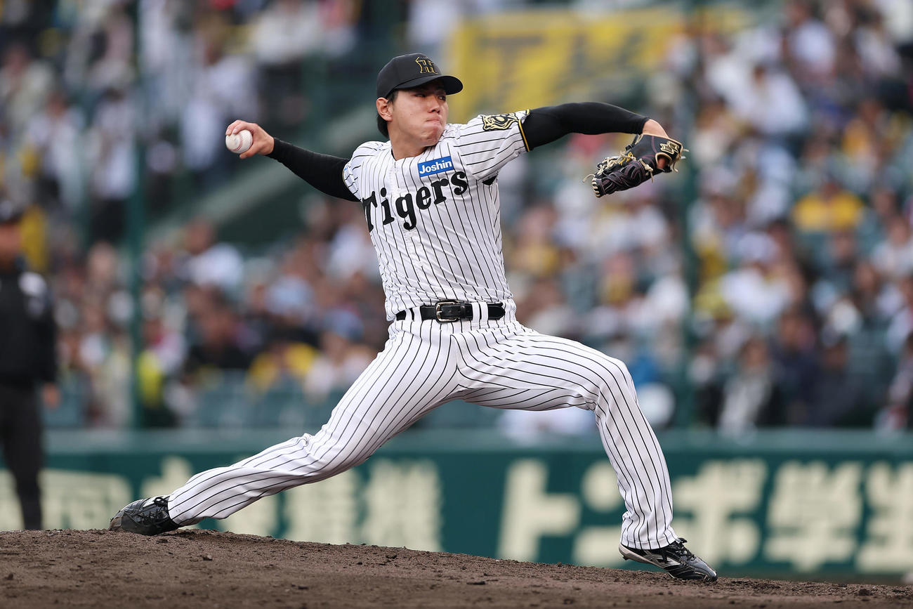 阪神対中日　力投する阪神5番手の工藤（撮影・前田充）