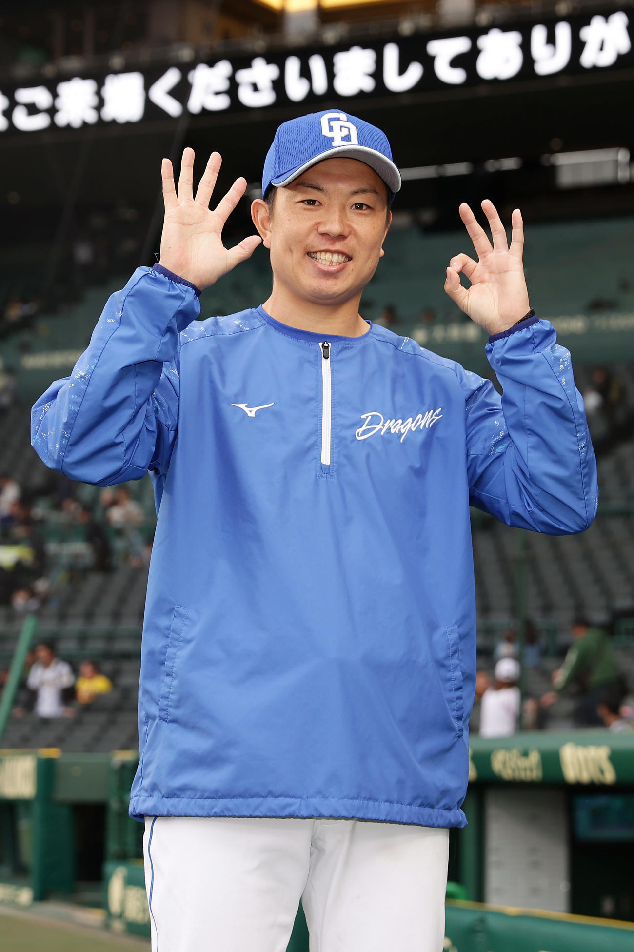 阪神対中日　阪神に勝利し、通算50勝を達成した中日松葉（撮影・前田充）