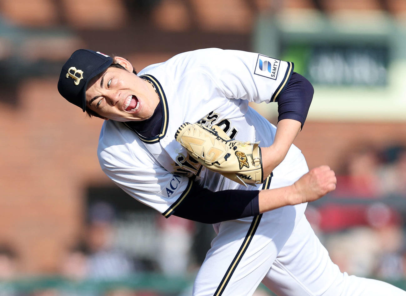 楽天対オリックス　力投するオリックス先発の九里（撮影・鈴木正人）　
