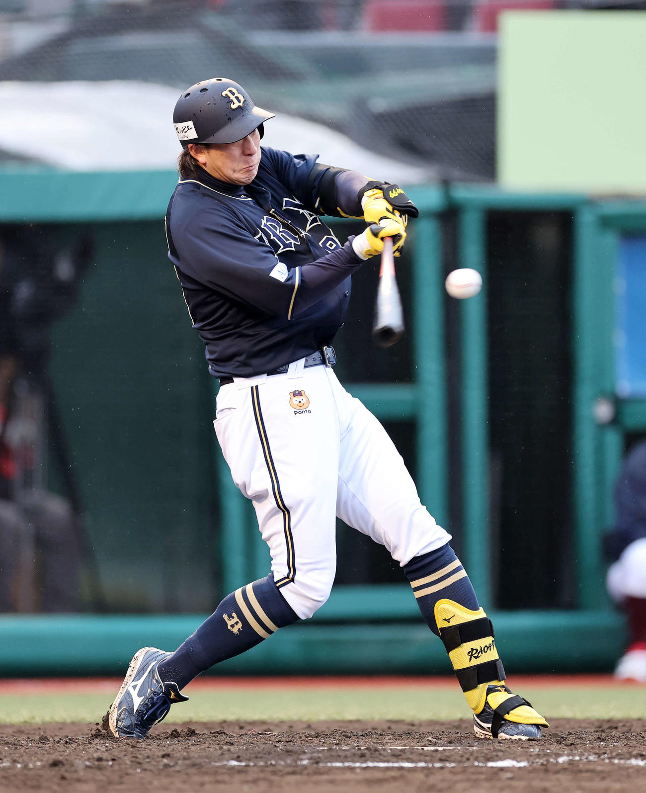 楽天対オリックス　3回表オリックス無死、杉本は左越えソロ本塁打を放つ（撮影・鈴木正人）　