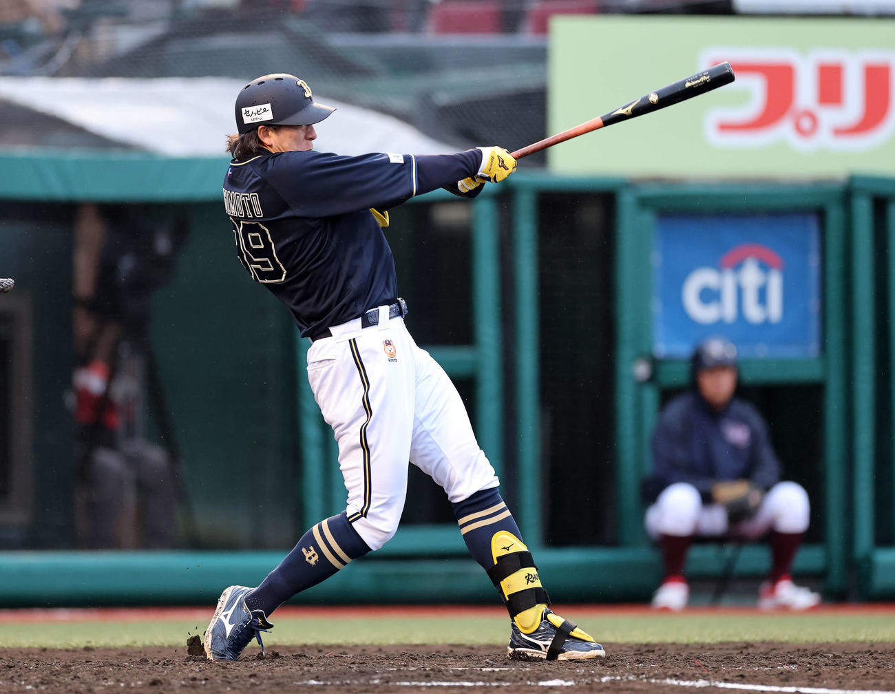 楽天対オリックス　3回表オリックス無死、杉本は左越えソロ本塁打を放つ（撮影・鈴木正人）　