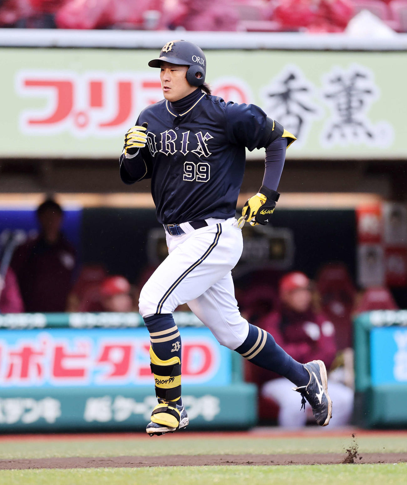 楽天対オリックス　3回表オリックス無死、杉本は左越えソロ本塁打を放つ（撮影・鈴木正人）　