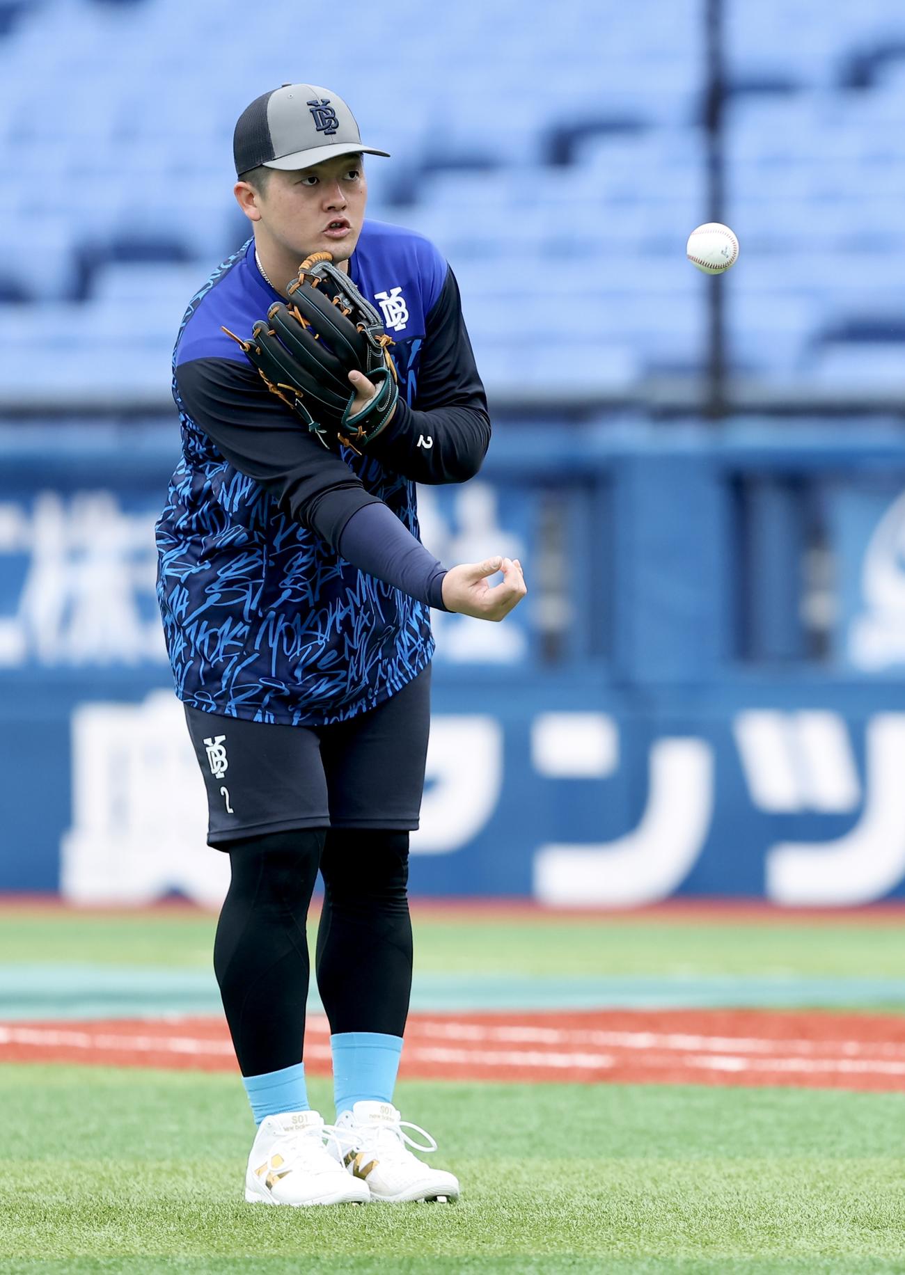 練習に臨むDeNA牧（撮影・河田真司）