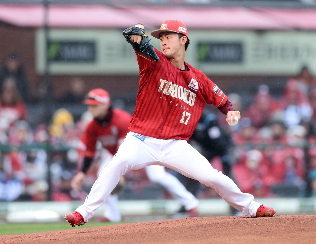 楽天対オリックス　力投する楽天先発の古謝（撮影・鈴木正人）　