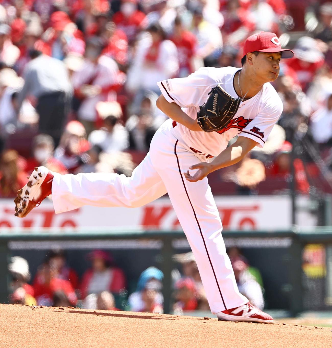 広島対巨人　6回1失点で今季3勝目を挙げた広島先発の森（撮影・上田博志）