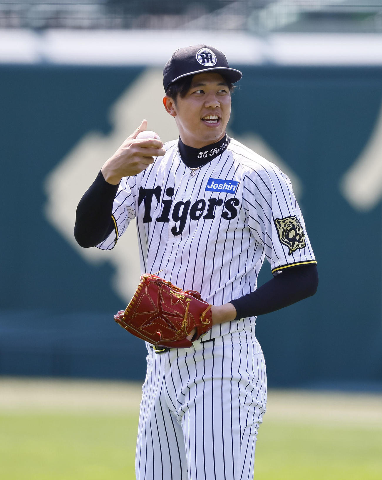 キャッチボールをする阪神才木（撮影・藤尾明華）