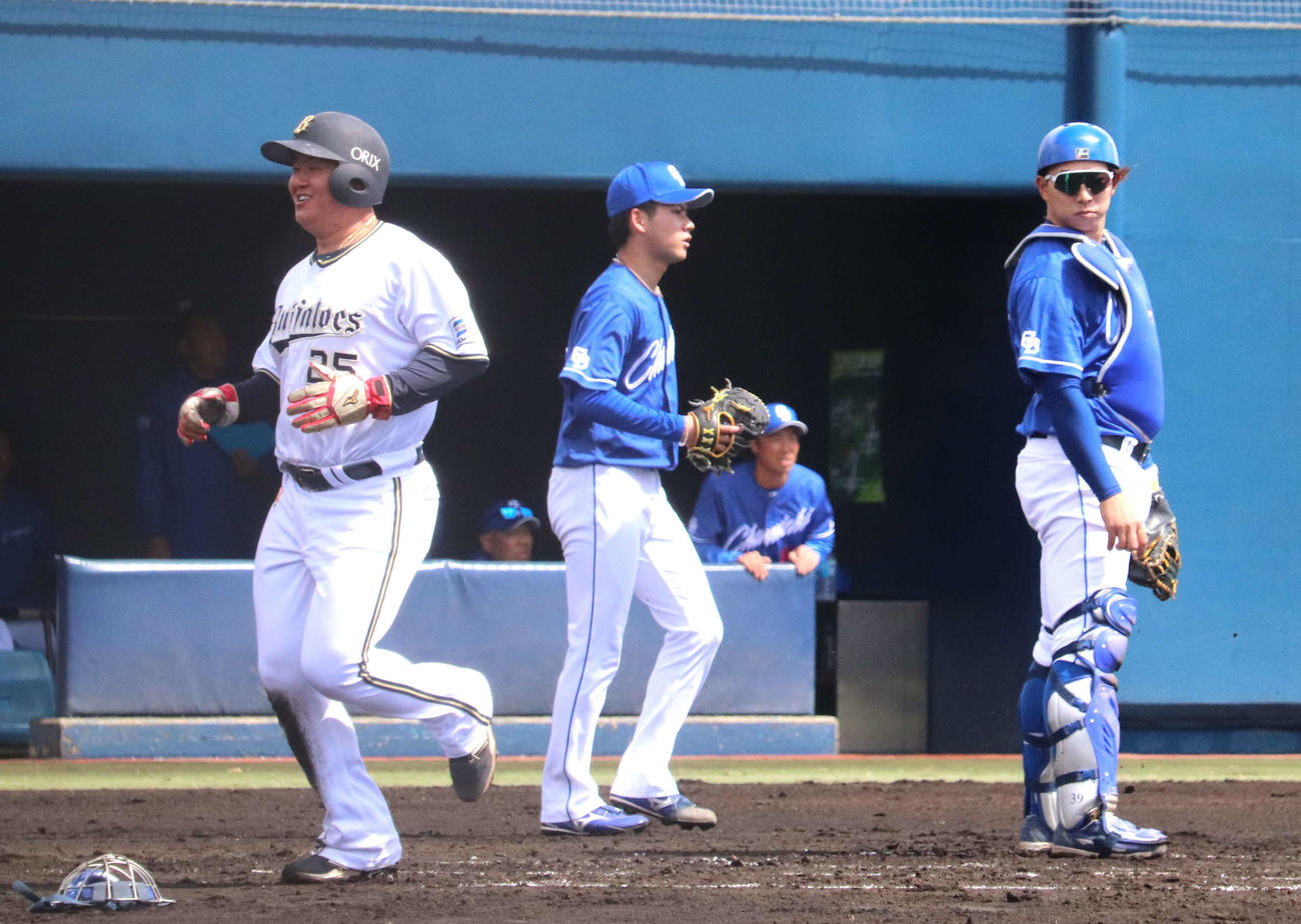 ウエスタン・リーグ　中日対オリックス　プロ初先発で初回に味方の失策で逆転を喫した中日ドラフト1位の金丸（撮影・中島麗）