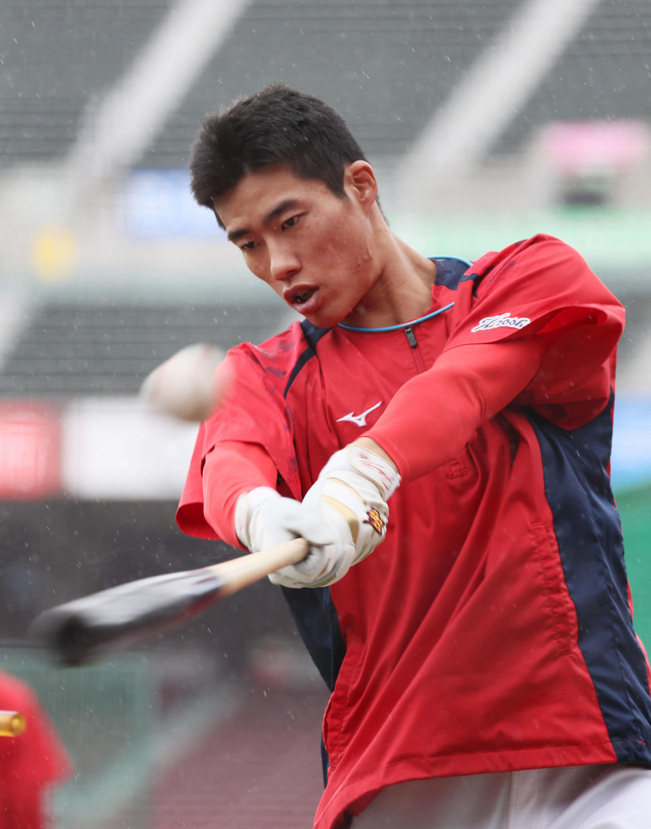 広島対中日　試合前練習　ノーマスクで練習する二俣（撮影・加藤孝規）