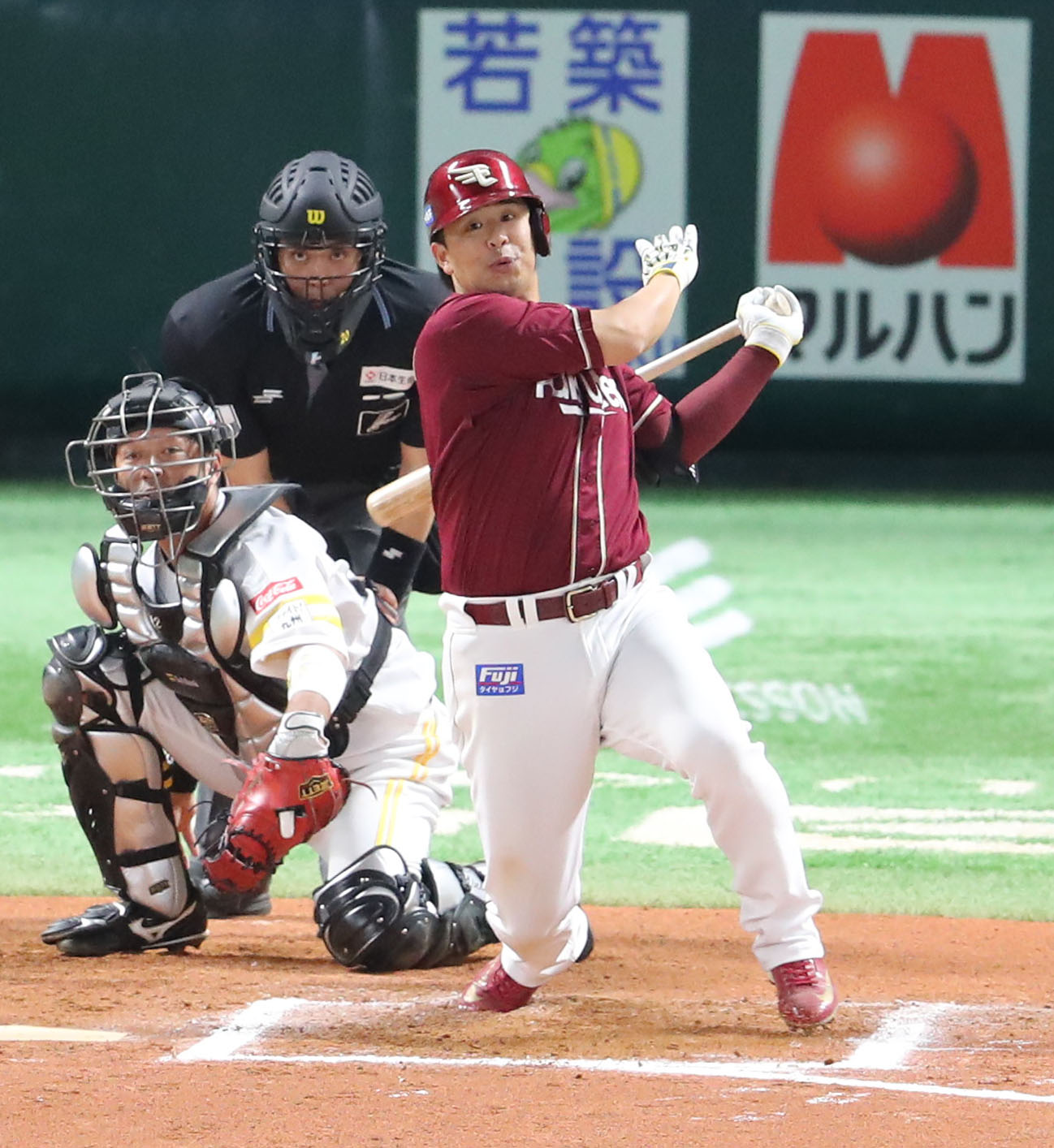 ソフトバンク対楽天　延長10回表楽天2死一、二塁、浅村は中前に勝ち越し適時打を放つ（撮影・梅根麻紀）