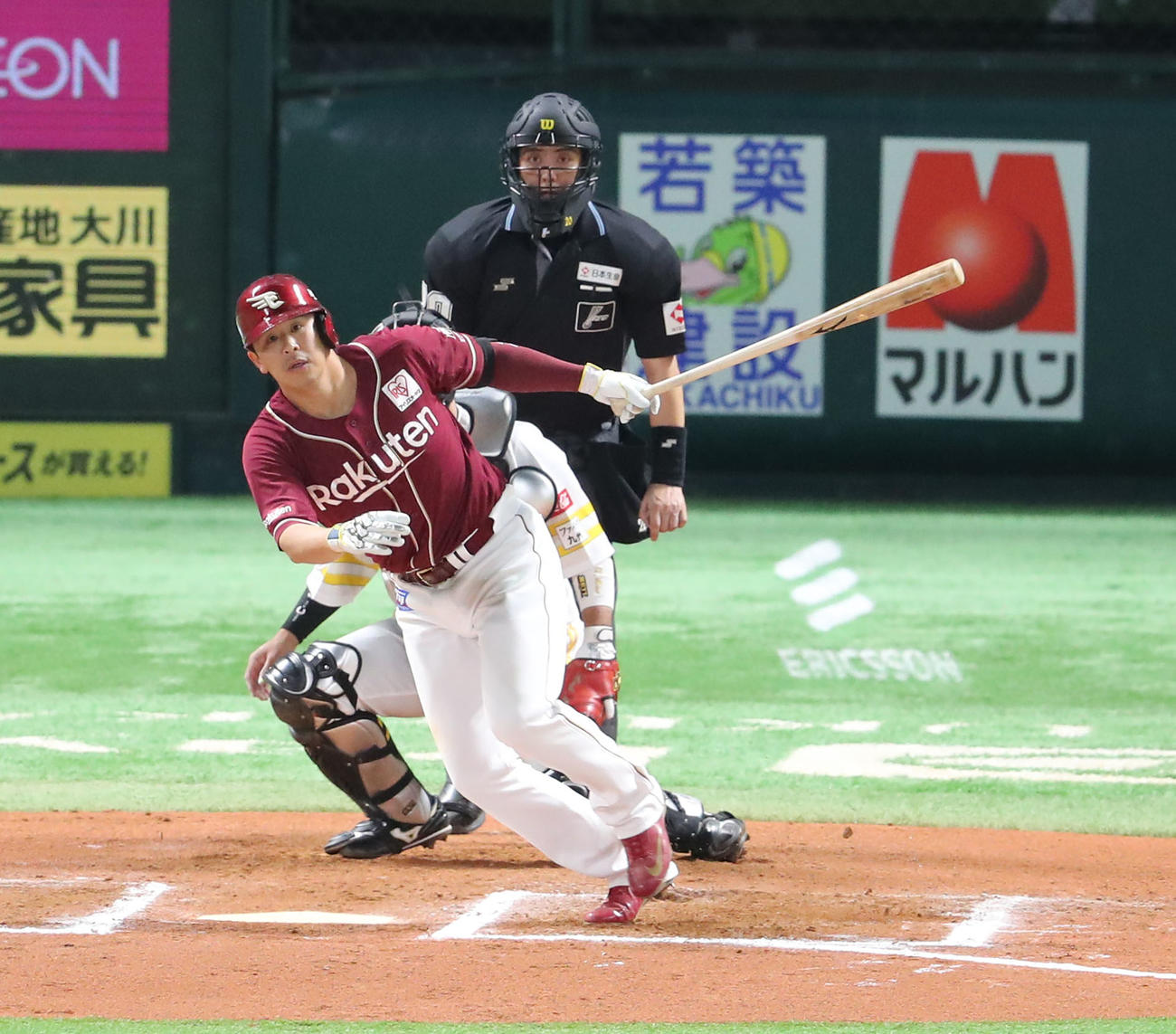 ソフトバンク対楽天　延長10回表楽天2死一、二塁、浅村は中前に勝ち越し適時打を放つ（撮影・梅根麻紀）