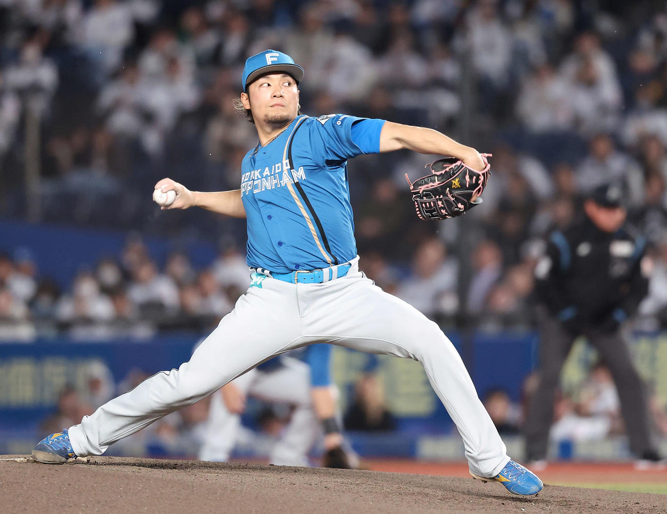 ロッテ対日本ハム　先発登板する日本ハム伊藤（撮影・河田真司）