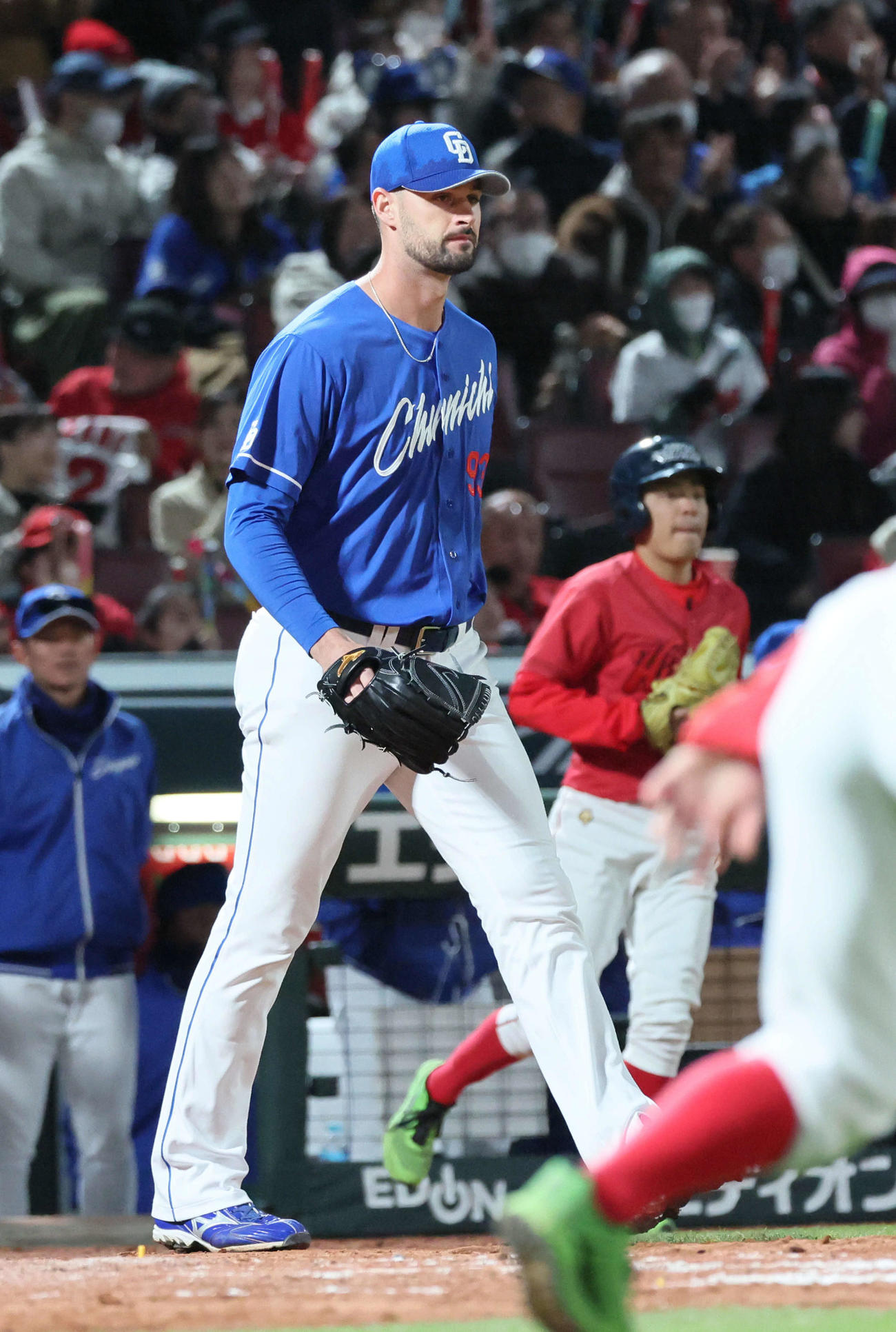 広島対中日　3回裏広島1死二、三塁、末包に右2点適時打を浴びたマラー（撮影・加藤孝規）