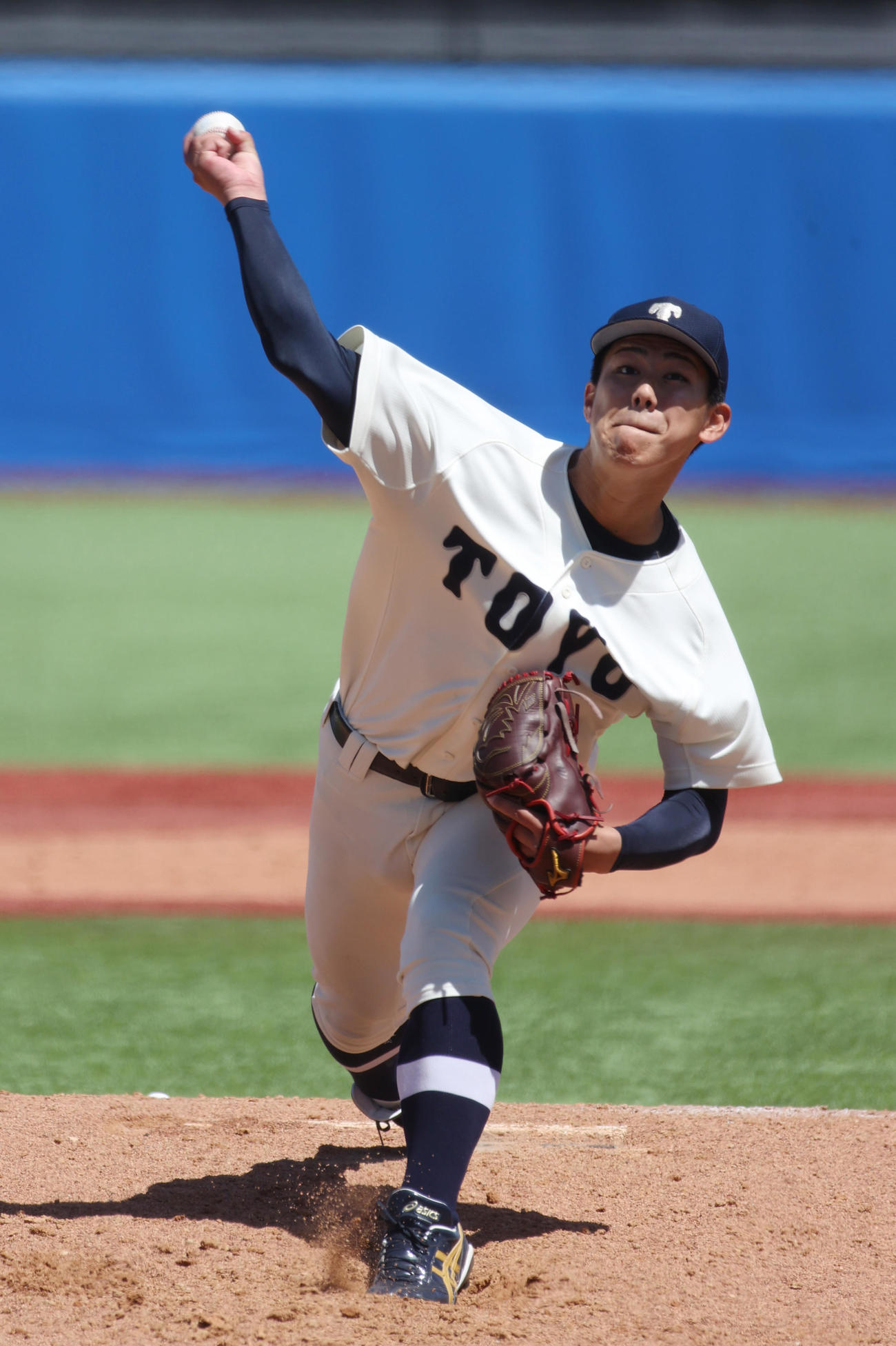 国学院大対東洋大　完投勝利を挙げた東洋大・大坪（撮影・柴田隆二）