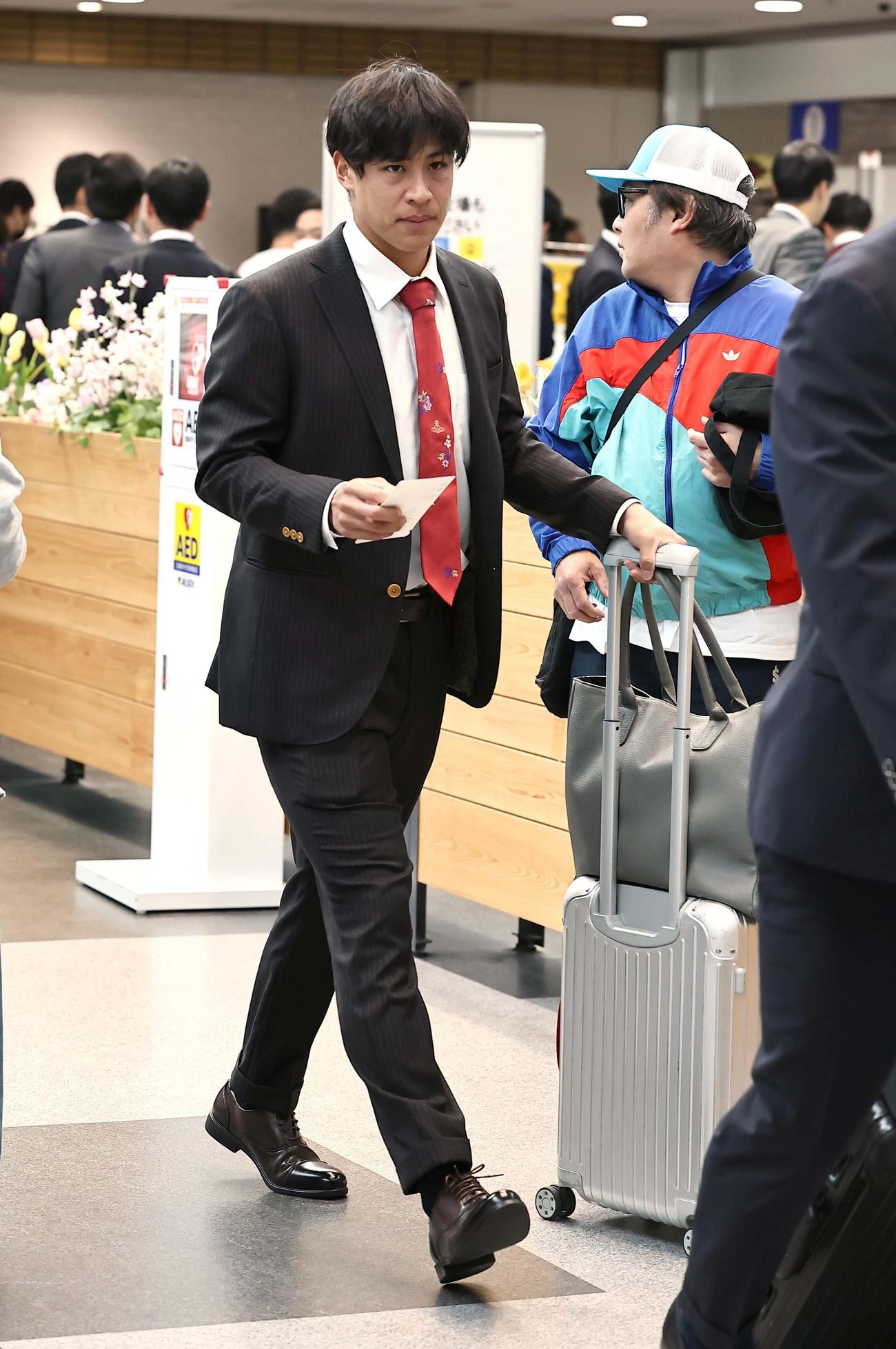 植田は松山から東京へ向かう（撮影・上田博志）