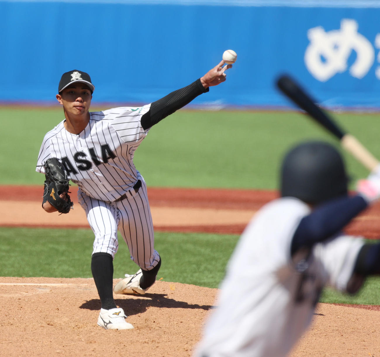 亜大対中大　先発した亜大・山城（撮影・柴田隆二）