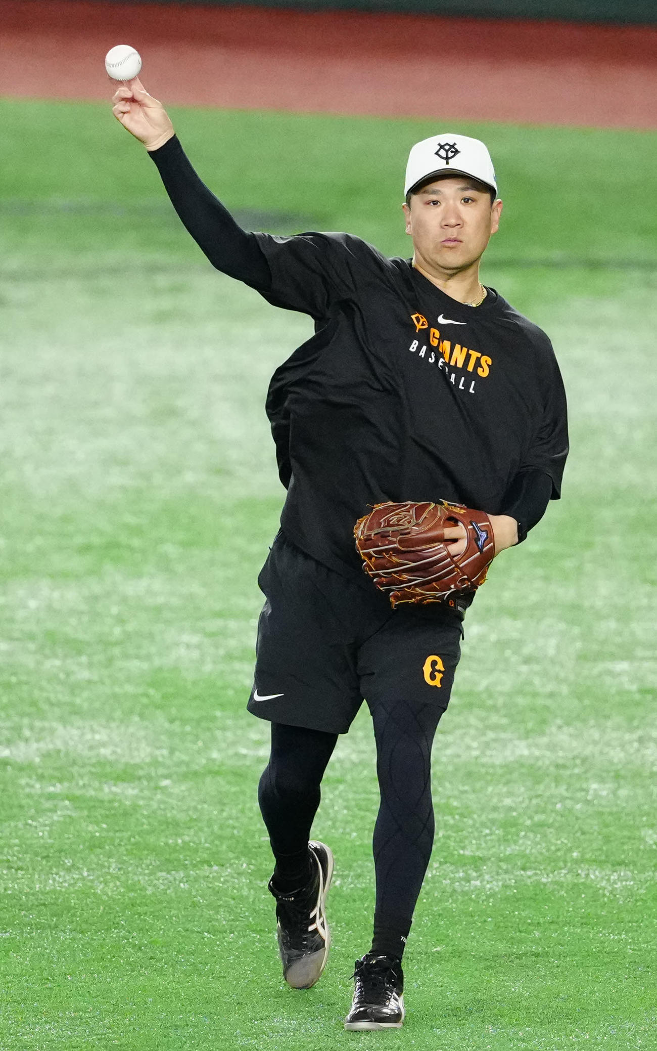 巨人対DeNA　試合前練習でキャッチボールする巨人田中将（撮影・江口和貴）