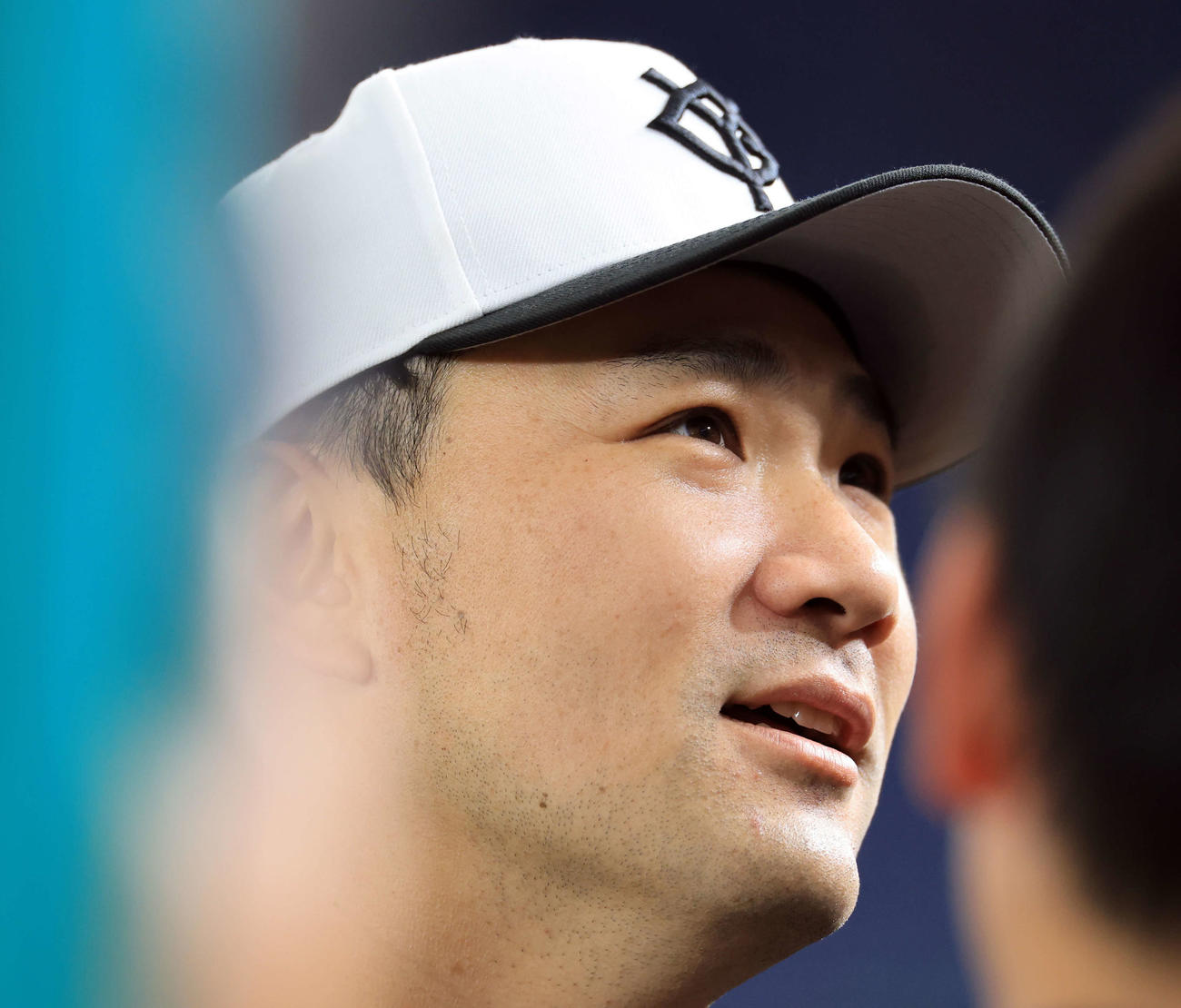 巨人対DeNA　試合前練習を終え、報道陣の質問に答える巨人田中将（撮影・浅見桂子）
