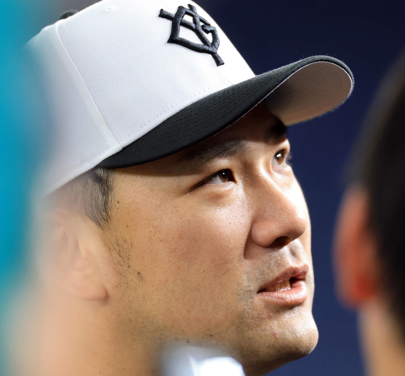 巨人対DeNA　試合前練習を終え、報道陣の質問に答える巨人田中将（撮影・浅見桂子）