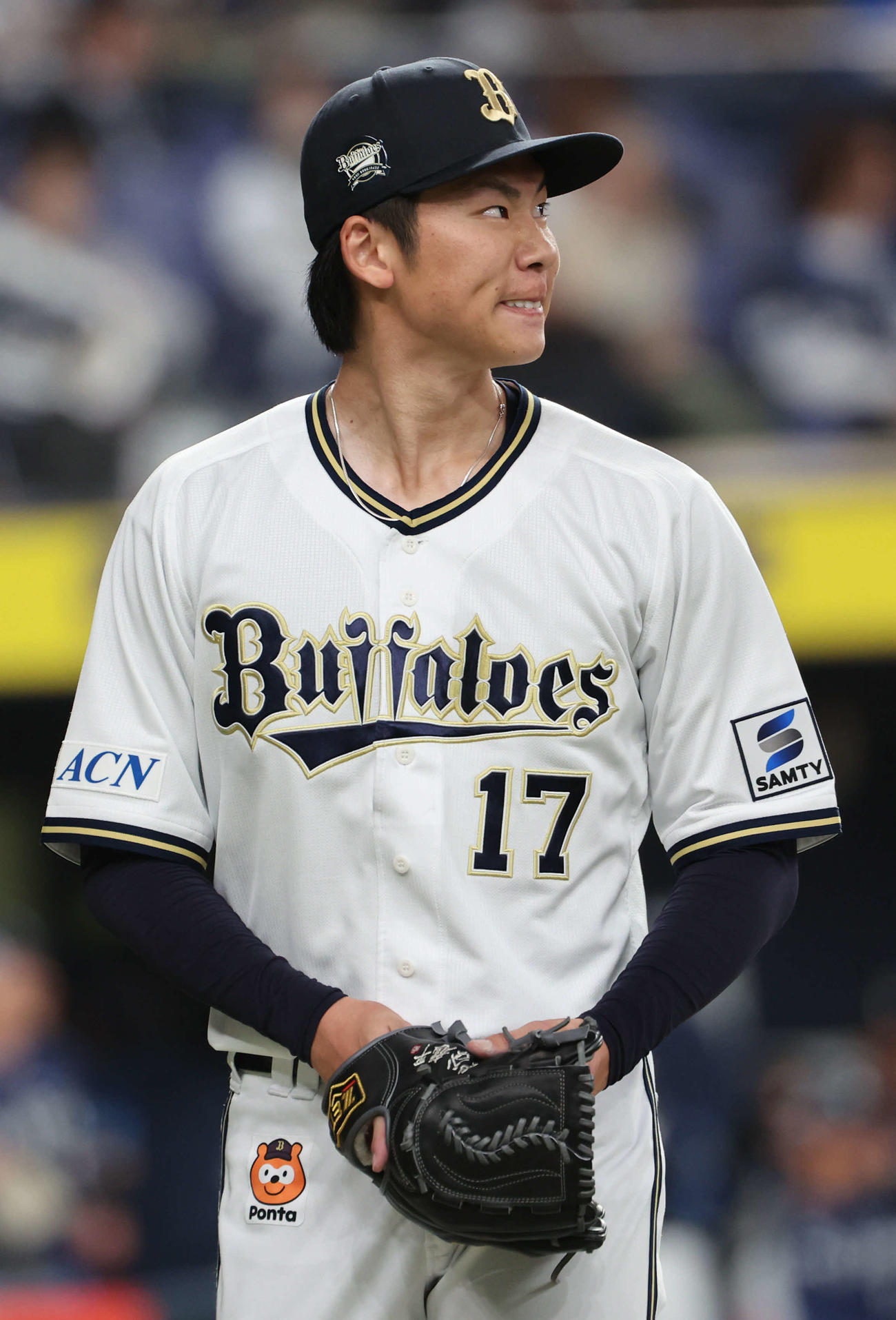 オリックス対西武　3回表に本塁打で失点したオリックス曽谷は悔しそうにベンチに戻る（撮影・西尾就之）