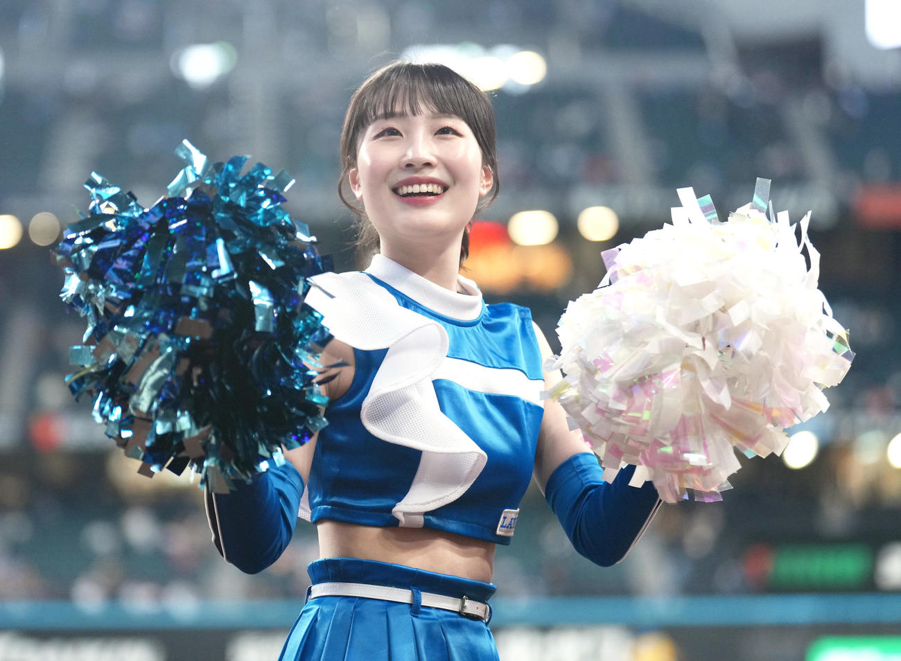 ファイターズガール尾崎真理子さん（撮影・足立雅史）