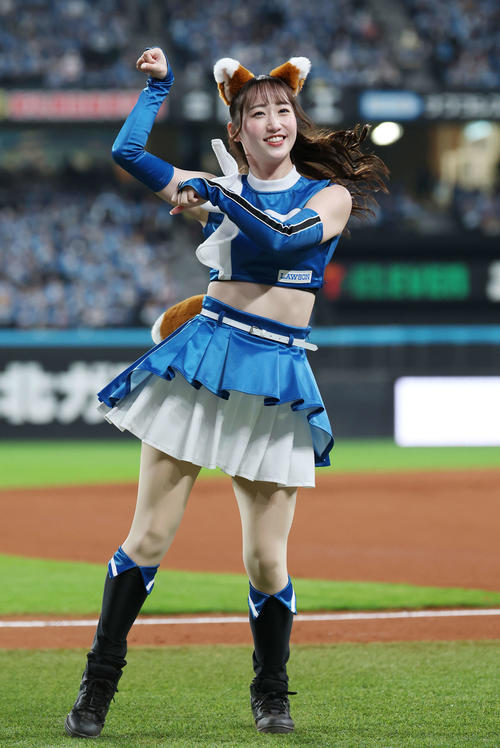 ファイターズガール上野菜奈子（2025年4月撮影）